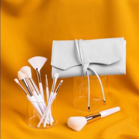 Free People Eco Vegan cruelty free La Beauté Soi Makeup Brush Collection - Picture 1 of 5